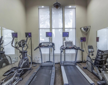 4925 E Desert Cove Avenue - Photo Thumbnail 24
