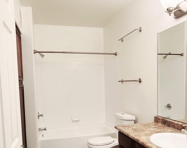 4925 E Desert Cove Avenue - Photo Thumbnail 13