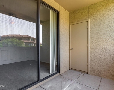 4925 E Desert Cove Avenue - Photo Thumbnail 17
