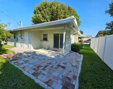 2120 Ne 41st Street - Photo Thumbnail 3