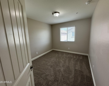 1723 N 208th Avenue - Photo Thumbnail 10