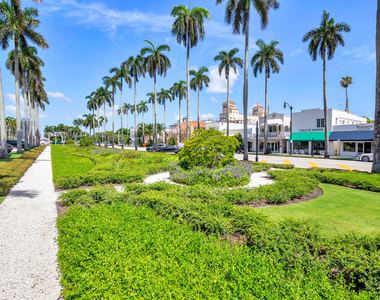 255 Royal Poinciana Way - Photo Thumbnail 8