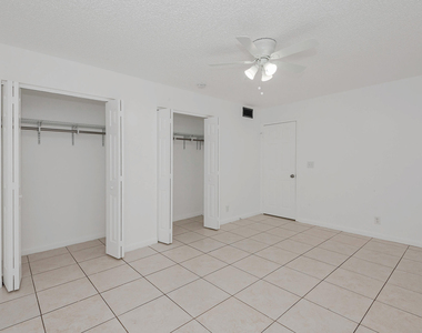 8830 W Sample Road - Photo Thumbnail 16