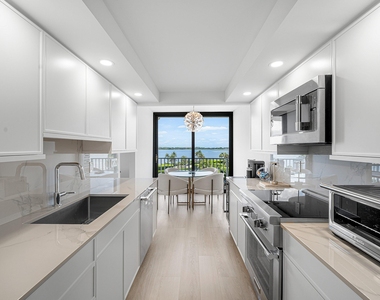3360 S Ocean Boulevard - Photo Thumbnail 5