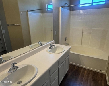 3569 W Chama Road - Photo Thumbnail 8