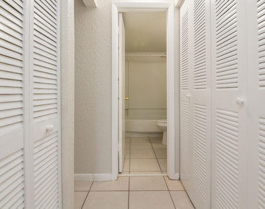 2771 Riverside Drive - Photo Thumbnail 9