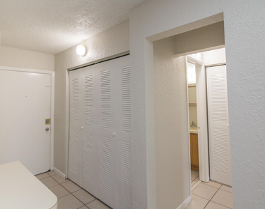 2771 Riverside Drive - Photo Thumbnail 5