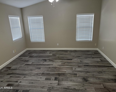 3561 E Fairview Street - Photo Thumbnail 10
