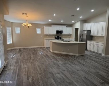 3561 E Fairview Street - Photo Thumbnail 2