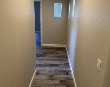 3561 E Fairview Street - Photo Thumbnail 15
