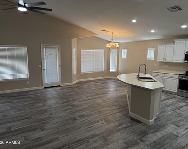 3561 E Fairview Street - Photo Thumbnail 3