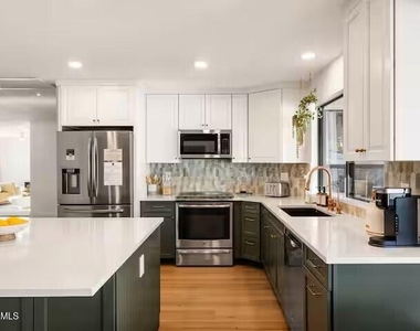 15035 N 49th Way - Photo Thumbnail 8