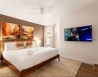 15035 N 49th Way - Photo Thumbnail 21