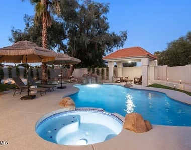 15035 N 49th Way - Photo Thumbnail 33