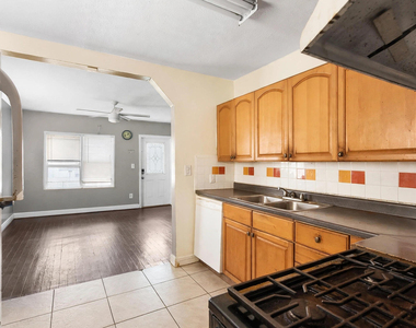 2434 Mckinley Street - Photo Thumbnail 3