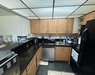 5981 Washington Street - Photo Thumbnail 4