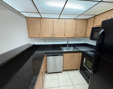5981 Washington Street - Photo Thumbnail 6