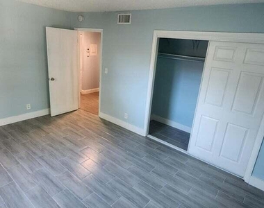 214 Sw 1st Street - Photo Thumbnail 8