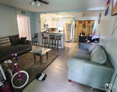 214 Sw 1st Street - Photo Thumbnail 4