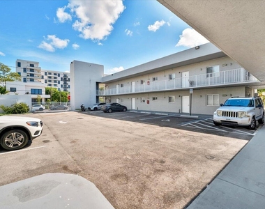 750 Sw 2nd Street - Photo Thumbnail 4