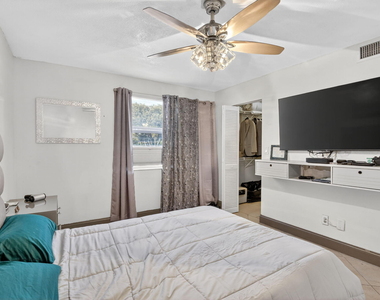 1250 Sw 113th Terrace - Photo Thumbnail 17