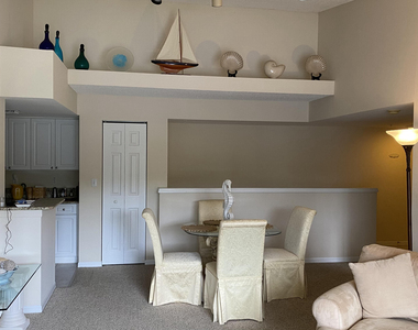 100 Crestwood Court N - Photo Thumbnail 8