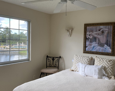 100 Crestwood Court N - Photo Thumbnail 14