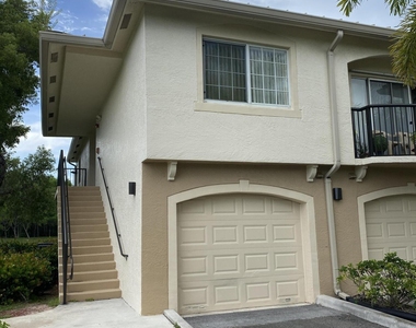 100 Crestwood Court N - Photo Thumbnail 3
