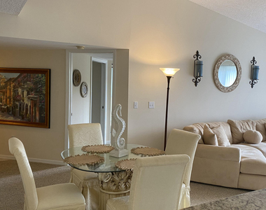 100 Crestwood Court N - Photo Thumbnail 11