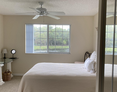 100 Crestwood Court N - Photo Thumbnail 13