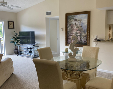 100 Crestwood Court N - Photo Thumbnail 5