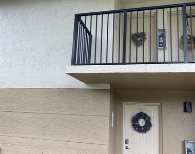 100 Crestwood Court N - Photo Thumbnail 27
