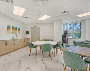 5200 N Ocean Drive N - Photo Thumbnail 70