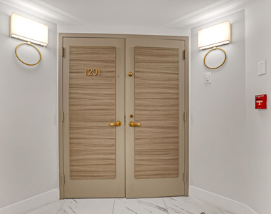 5200 N Ocean Drive N - Photo Thumbnail 31
