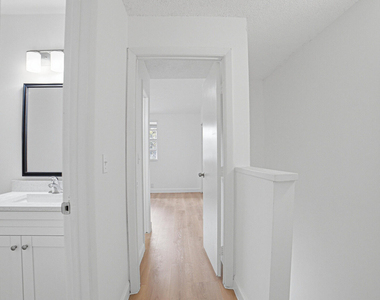 8207 Fairway Road - Photo Thumbnail 15