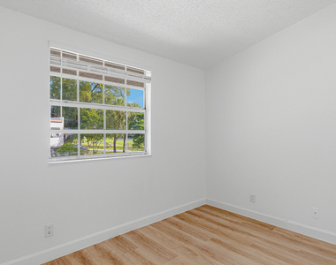 8207 Fairway Road - Photo Thumbnail 21