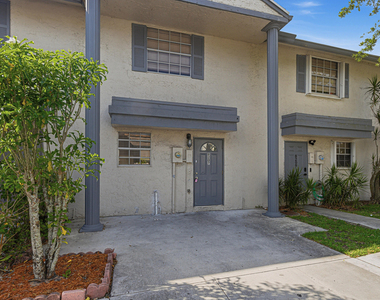 8207 Fairway Road - Photo Thumbnail 2