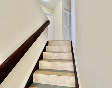 4— Sw 82nd Way - Photo Thumbnail 12