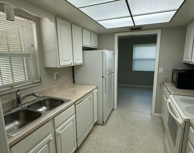 2095 Nw Fork Road - Photo Thumbnail 3