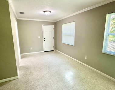2095 Nw Fork Road - Photo Thumbnail 7