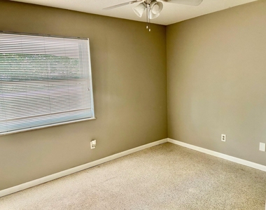 2095 Nw Fork Road - Photo Thumbnail 9
