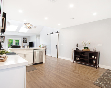 10048 Sw 16th Street - Photo Thumbnail 5