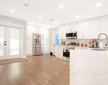 10048 Sw 16th Street - Photo Thumbnail 7