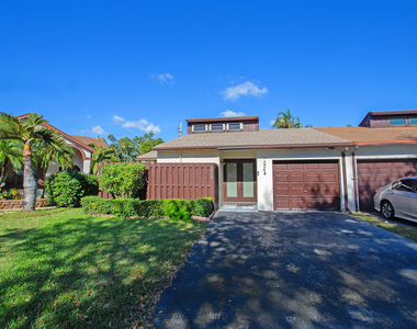 10048 Sw 16th Street - Photo Thumbnail 2