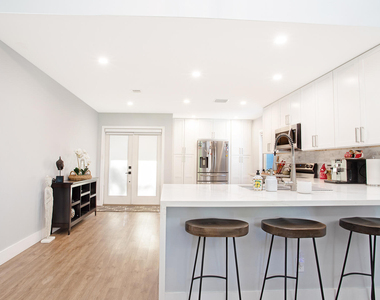 10048 Sw 16th Street - Photo Thumbnail 8