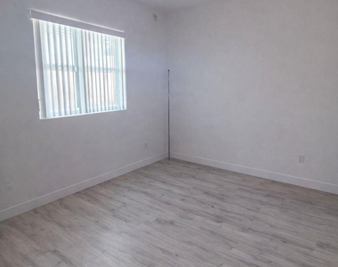 14951 Royal Oaks Lane - Photo Thumbnail 4