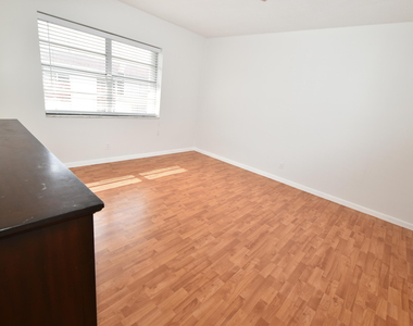 3550 Nw 8th Avenue - Photo Thumbnail 7