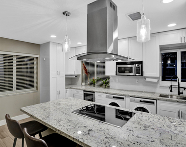 600 Ne 7th Avenue - Photo Thumbnail 1