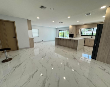 10225 Sw 53rd Street - Photo Thumbnail 2