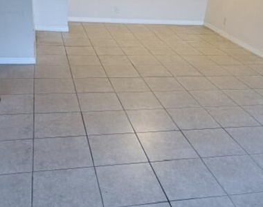 1520 Se Royal Green Circle - Photo Thumbnail 10